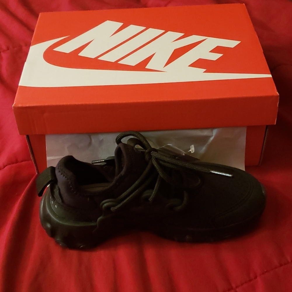 Boys shoes